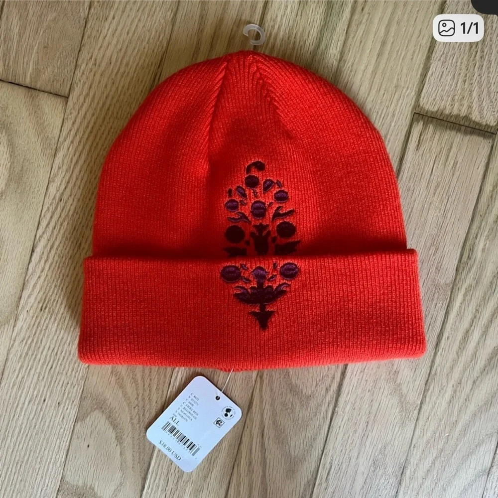 FP Movement Iconic Buti Beanie. NWT!!! - Picture 3 of 3